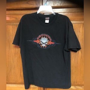 Harley Davidson men’s T-shirt size large cycles, New Castle, Pennsylvania deluxe